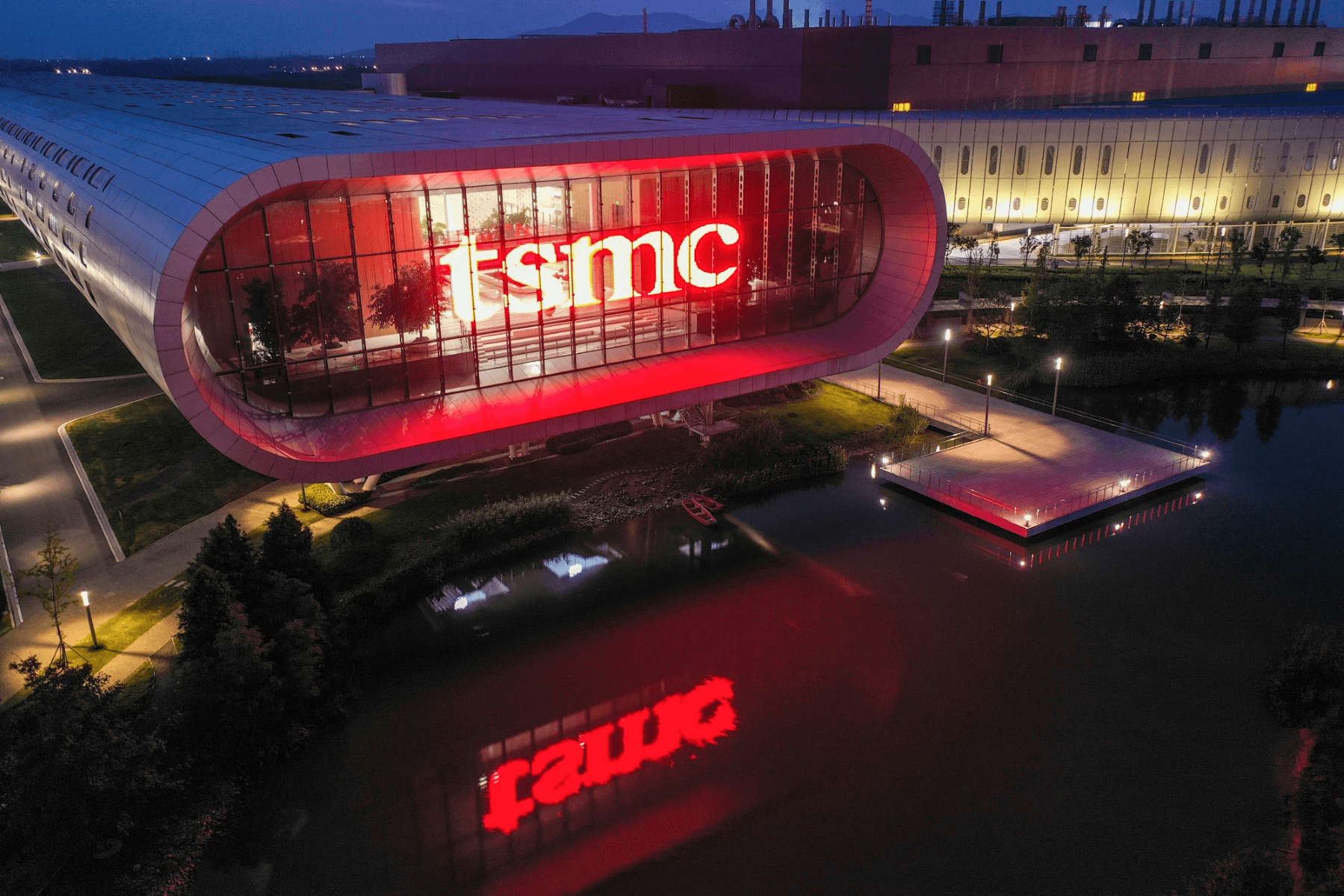 Cổ phiếu TSMC đạt mức cao kỷ lục sau khi sự bùng nổ của AI làm sáng tỏ dự báo